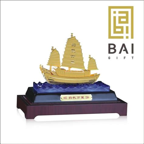 Jual Bai Gift Patung Perahu Layar Lapis Emas Krystal Pajangan Kapal