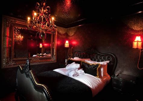 30 Spooky Bedroom Décor Ideas With Subtle Halloween Atmosphere Gothic