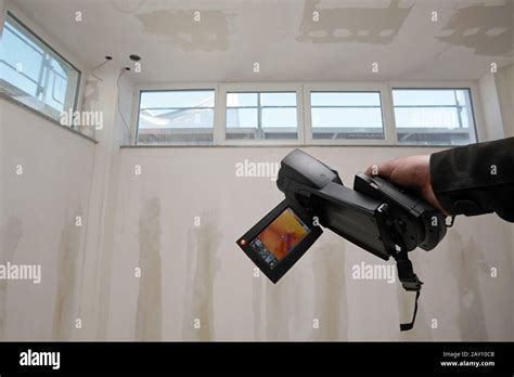 thermal imaging camera Stock Photo - Alamy