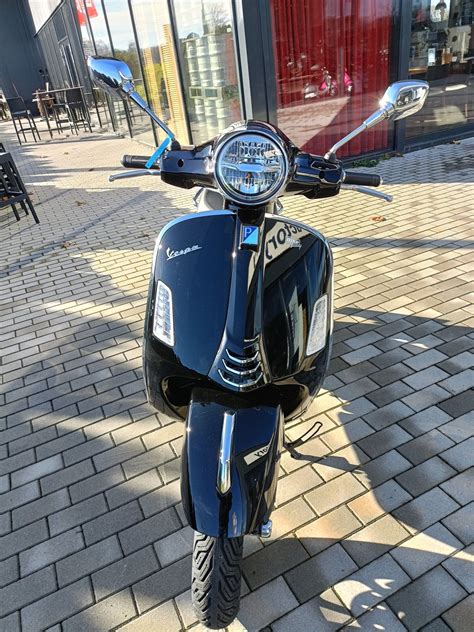 Neufahrzeug Vespa Gts 300 Hpe Super Nero Deciso Bike Factory St