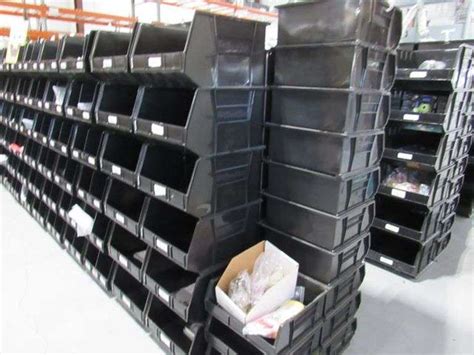 (108) PLASTIC ULINE BINS, SOME WITH DIVIDERS MDL S-12420 AND (32 ...