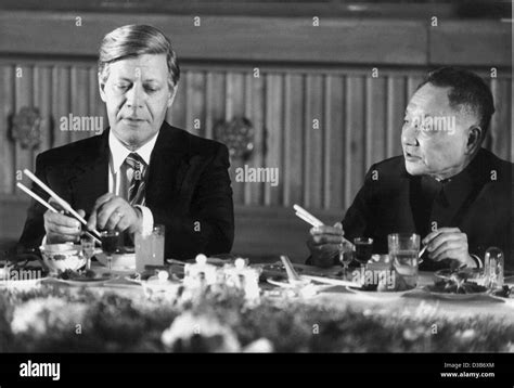 (dpa files) - Chinese Prime Minister Deng Xiaoping (R) teaches German ...