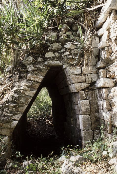 corbel vault