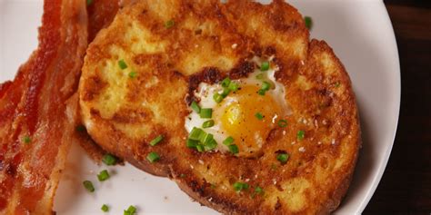 Best French Toast Egg in a Hole Recipe - How to Make French Toast Egg in a Hole