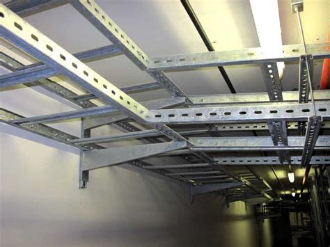 Кабельные лотки для прокладки электропроводки: разновидности и критерии ...