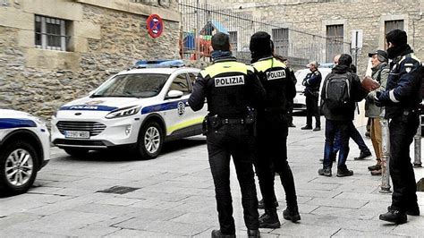 Cinco Detenidos El Fin De Semana En Vitoria Por Maltrato O Incumplir