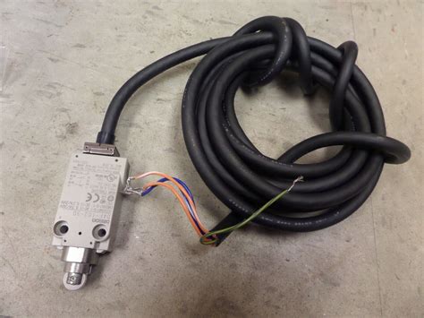 Omron Limit Switch D4F 102 3D D4F1023D New EBay