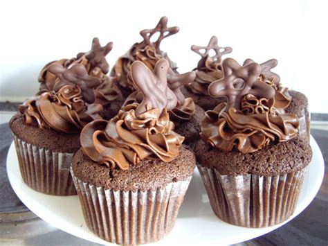 11 Chocolate Decorations For Cupcakes Photo - Chocolate Cupcake ...