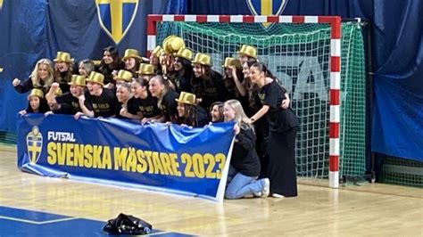 Borås AIK svenska mästare Har bytt pass på jobbet och kan festa så