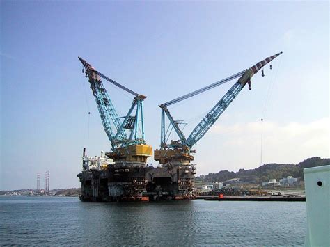 Heavy Lift Cranes | NOV