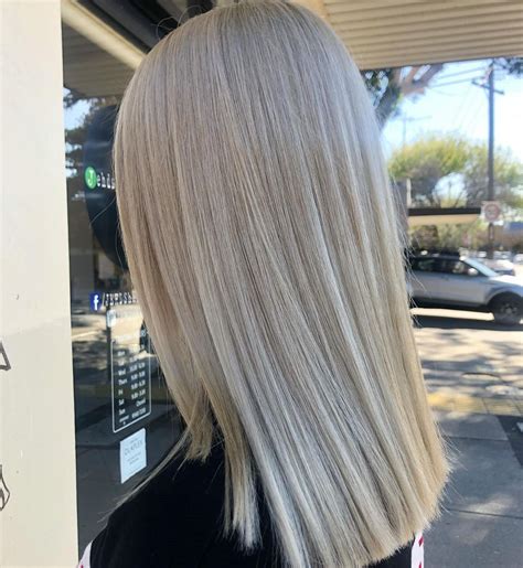 Shiny Ash Blonde Glosty