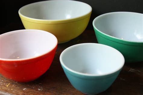 Vintage Mixing Bowl Set Pyrex Primary Colors