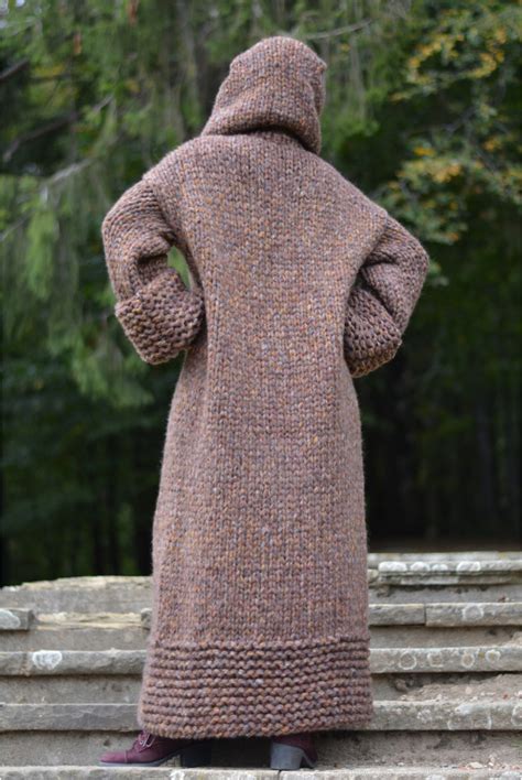 Chunky wool cardigan with a hood in brown/CA119