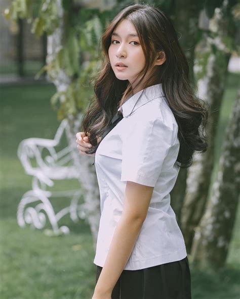 4 hot girl theo chồng bỏ cuộc chơi khi chưa tròn 20 tuổi Báo Dân trí