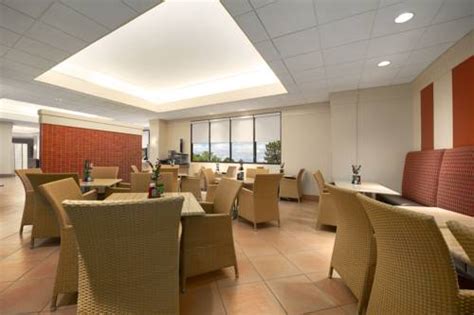 Embassy Suites Hotel Tampa-Airport/Westshore - Tampa International Airport TPA