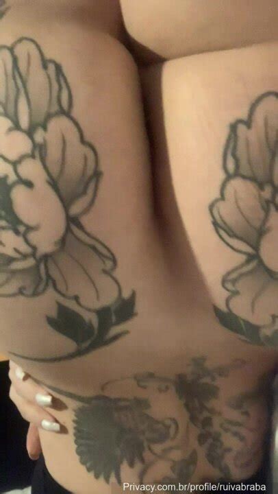 Ruiva Braba Naked Showing Off Her Beautiful Ass And Plump Pussy Cnn Amador