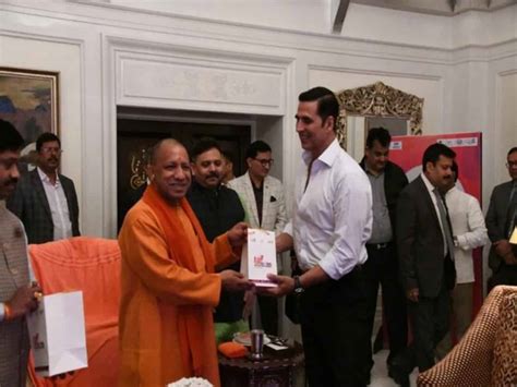 Akshay Kumar Calls On Up Cm Yogi Adityanath Discusses Film City Project