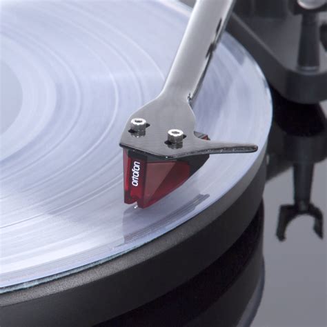 Pro-Ject: Debut Carbon DC Turntable - Gloss Black – TurntableLab.com