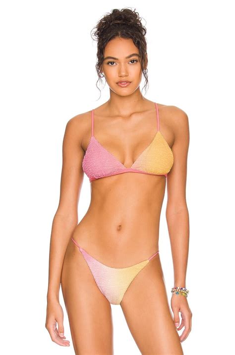 6 Hot Sexy Martinita Anaiss Bikini Pics