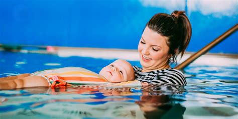 Discover “Baby & Me” Swim Lessons - Diventures