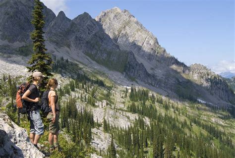 Island Lake Catskiing: Hiking around Fernie BC