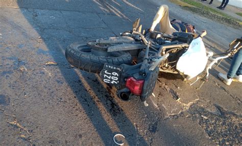 Rafael Castillo Dos Motociclistas Chocaron Contra Un Colectivo Y Ahora