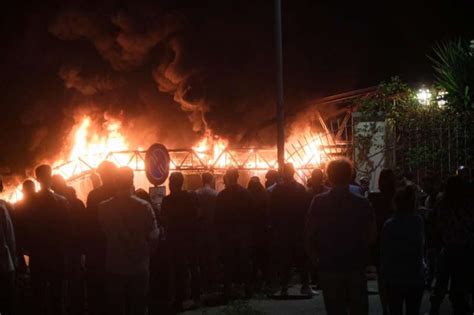 Incendio Ponte Di Ferro A Roma Ostiense Dago Fotogallery