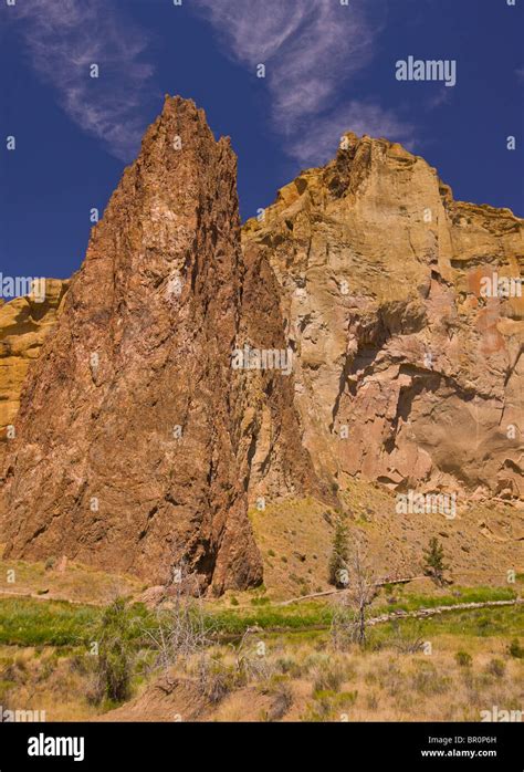 Redmond Oregon Usa Smith Rock State Park Stock Photo Alamy