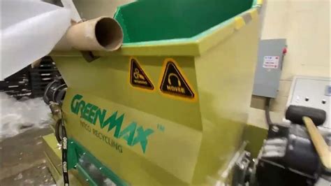 Le Recycleur Américain Utilise Le Compacteur De Mousse Z C200 Greenmax