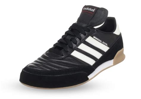 4 Best Indoor Soccer Shoes for Wide Feet in 2023