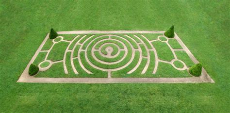 Maze Garden Layout