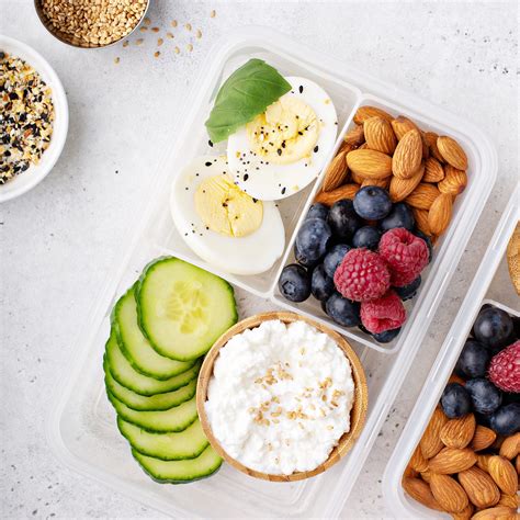 Get A Flatter Stomach! Here's A Guide To Eating Healthy To Combat