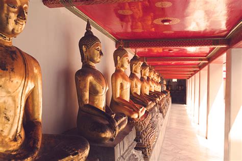 Patung Buddha Di Wat Pho Di Bangkok Thailand Foto Stok Unduh Gambar