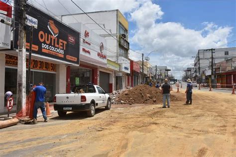 Avenida Régis Pacheco cratera que surgiu após chuvas recebe atenção