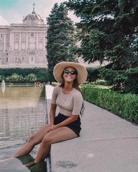 Hot Sexy Murielle Van Schaik Bikini Pics