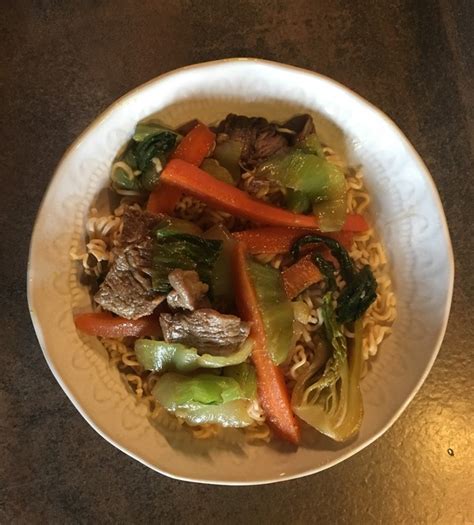 Wok au porc et chou pak choï