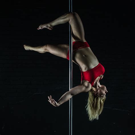 Zaj Cia Pole Dance Zielona G Ra