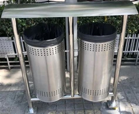 Silver Round Outdoor Steel Dustbin For Public Place Capacity Ltrs