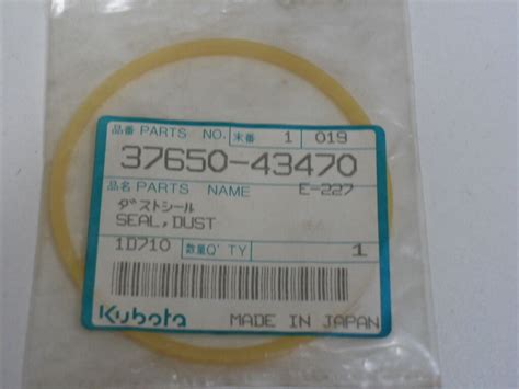 Genuine Kubota Dust Seal 37650 43470 Made In Japan Surplus Stock Ebay