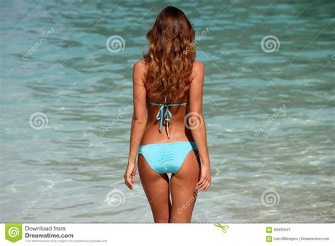 Mujer En Bikini Imagen De Archivo Imagen De Trasero 66935941