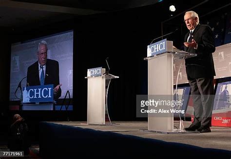 472 Mike Gravel Photos & High Res Pictures - Getty Images