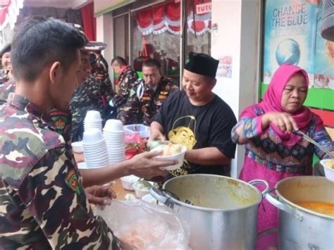 Ada 500 Lontong Sayur Gratis Untuk Kader Ansor Peserta Upacara HUT Ke