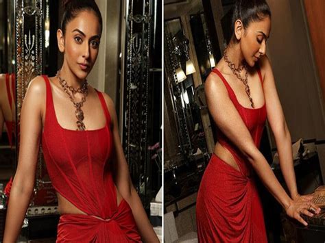 Rakul Preet is looking extremely beautiful in red hot look see photos रड हट लक म रकल परत
