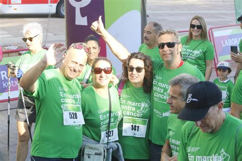 Unas 1 300 personas marchan contra el cáncer en Gijón