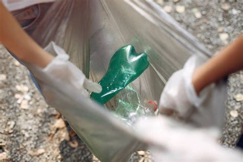 Reciclaje avanzado de plásticos Econtenedores