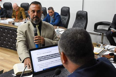 Marcinho Tia Lú toma posse como vereador na Câmara Municipal de