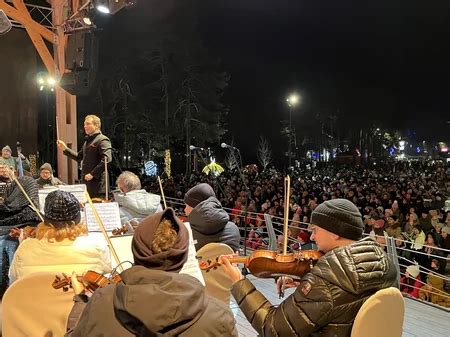 Na Trgu Opera U Jablanici U I Ko Kolo Ovako Je Srpska Nova Godina