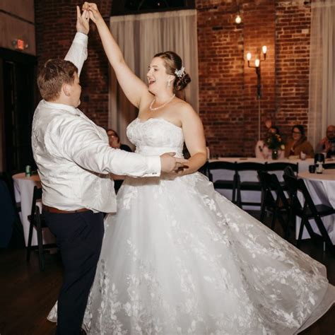 Lesbian Wedding Suits LGBTQ Tuxedos Wedding Attire