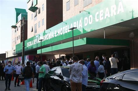 Governo Do Cear Em Parceria Fecom Rcio Inaugura Escola De