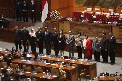 FOTO DPR Sahkan Sembilan Calon Anggota Komnas HAM RI Periode 2022 2027